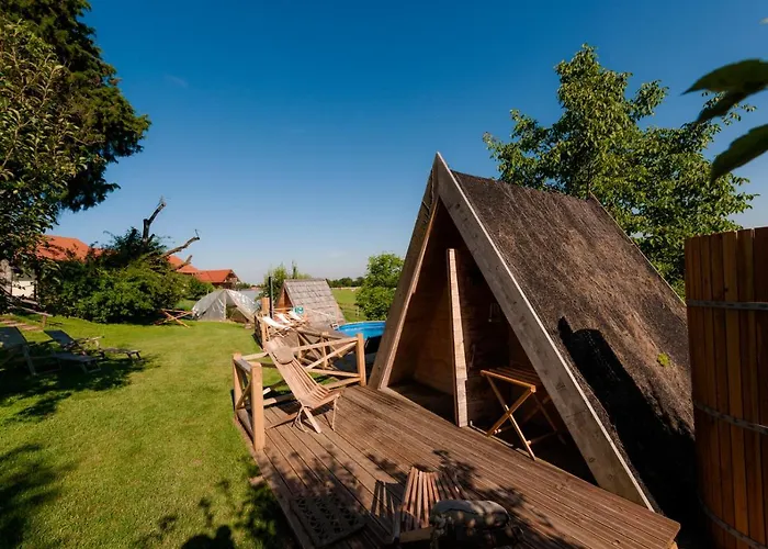 Tourist Farm Firbas فندق مبيت وإفطار *